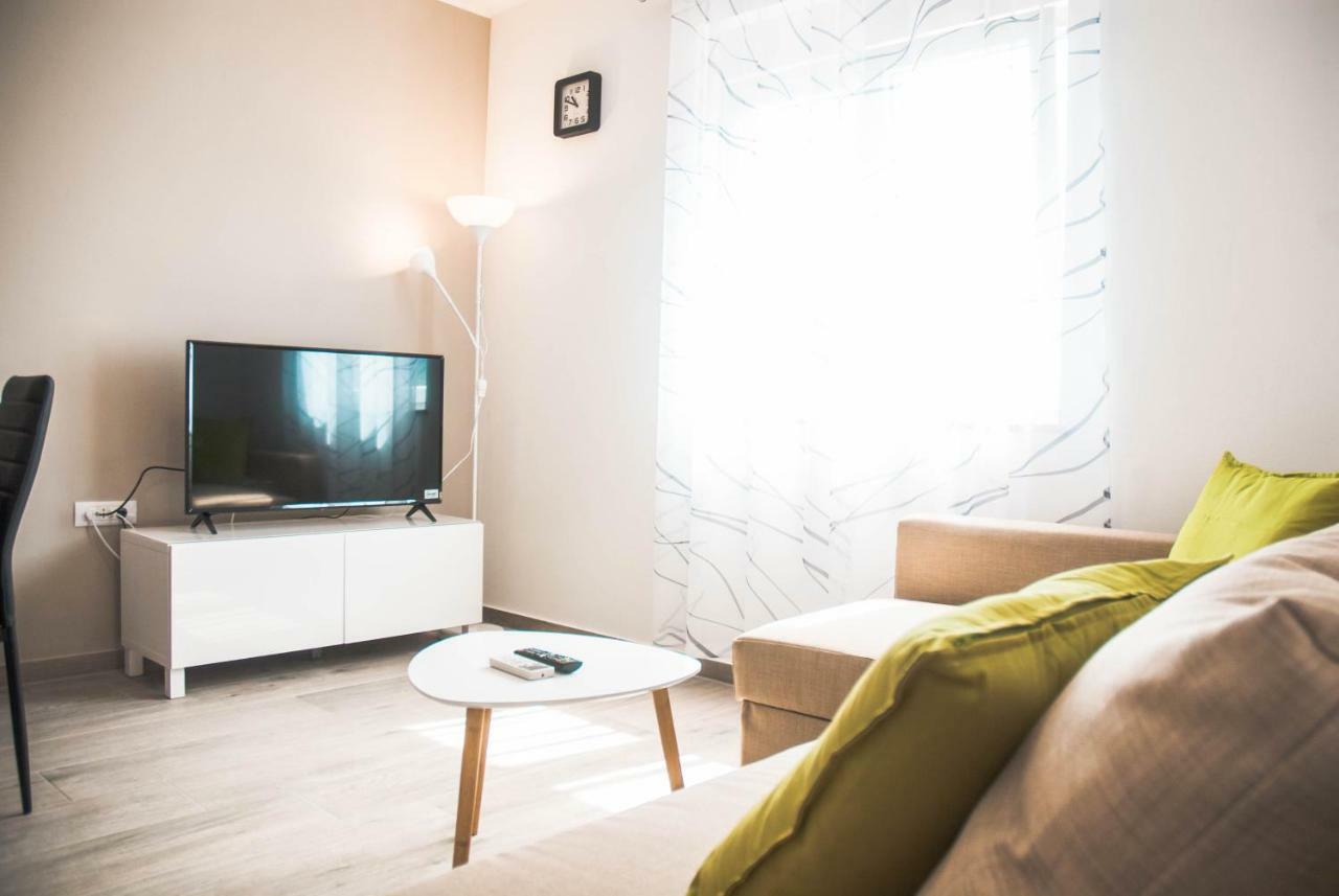 Appartement Tomi à Pula Extérieur photo